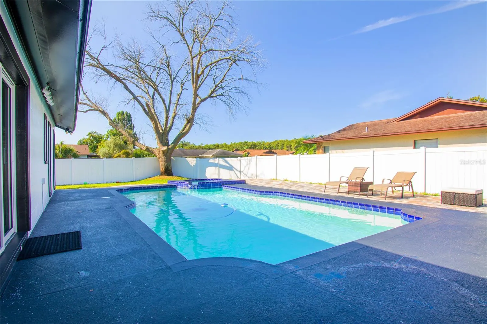 4030 WINDTREE DR
