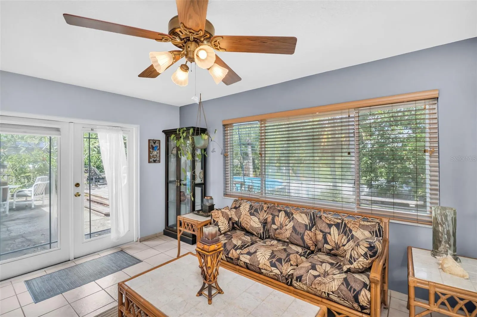 2289 N CITRUS WAY