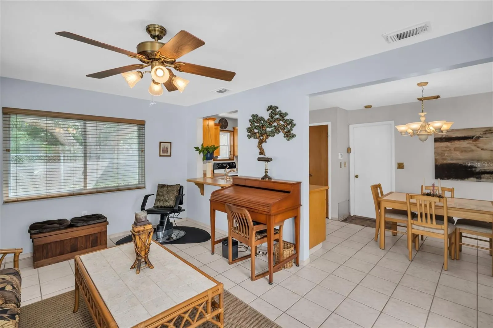 2289 N CITRUS WAY