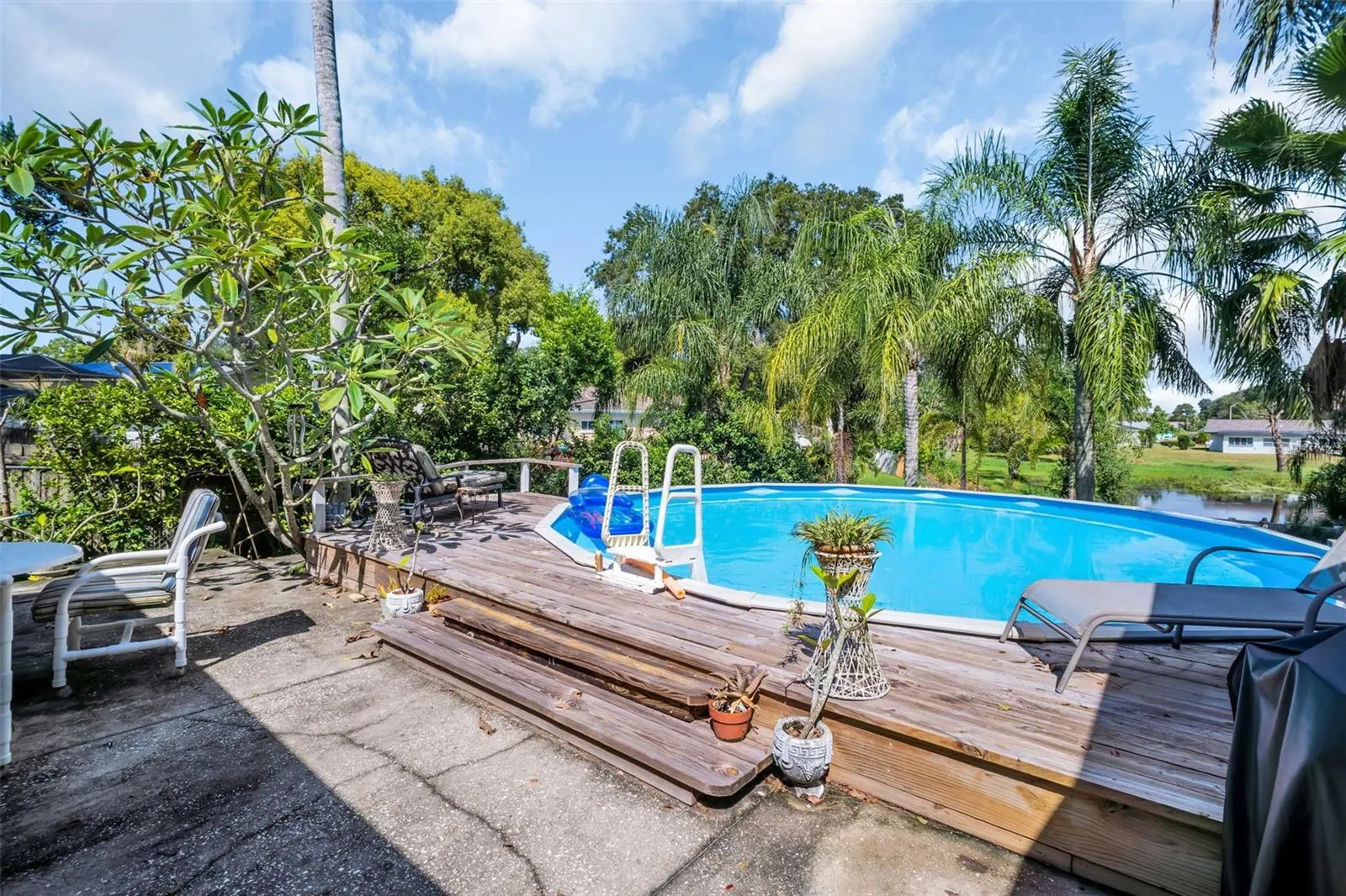 2289 N CITRUS WAY