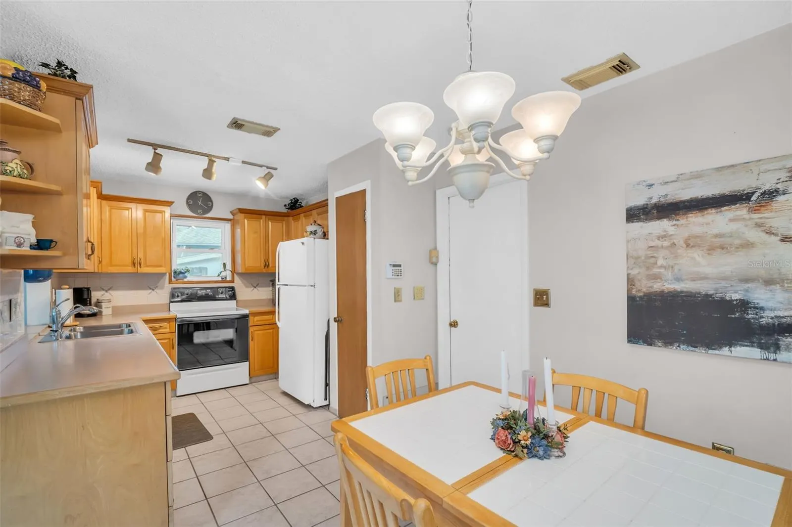 2289 N CITRUS WAY