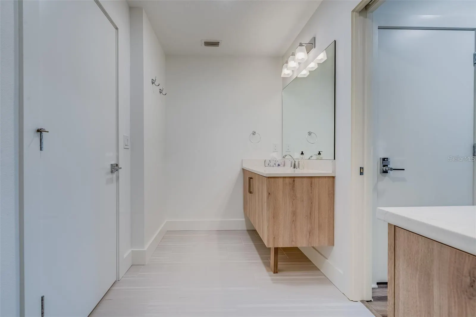 415 ISLAND WAY #509, #509