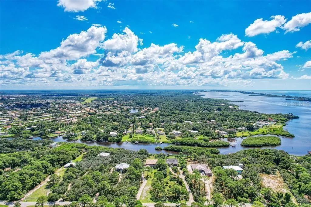 1648 BAYSHORE DR
