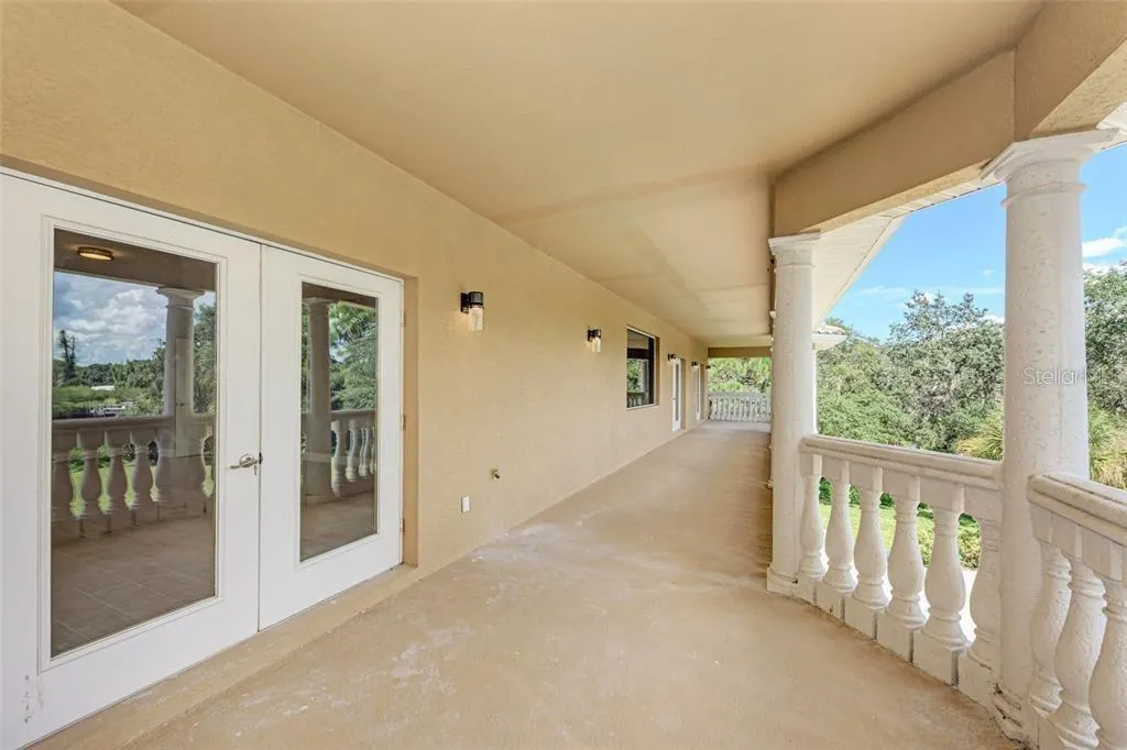 1648 BAYSHORE DR