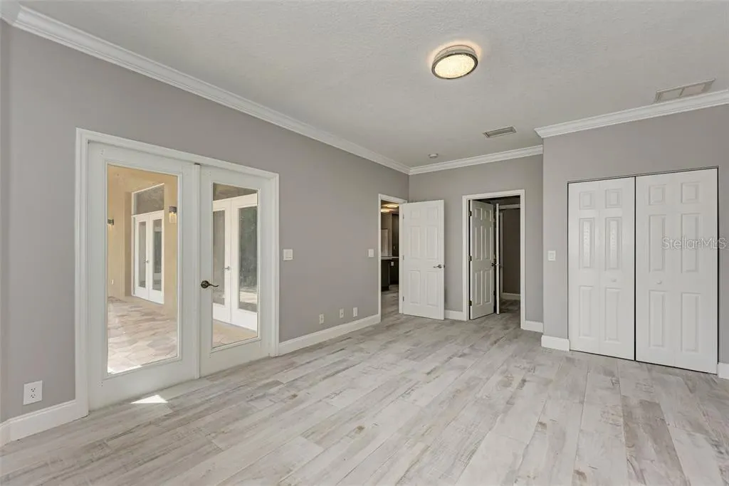 1648 BAYSHORE DR