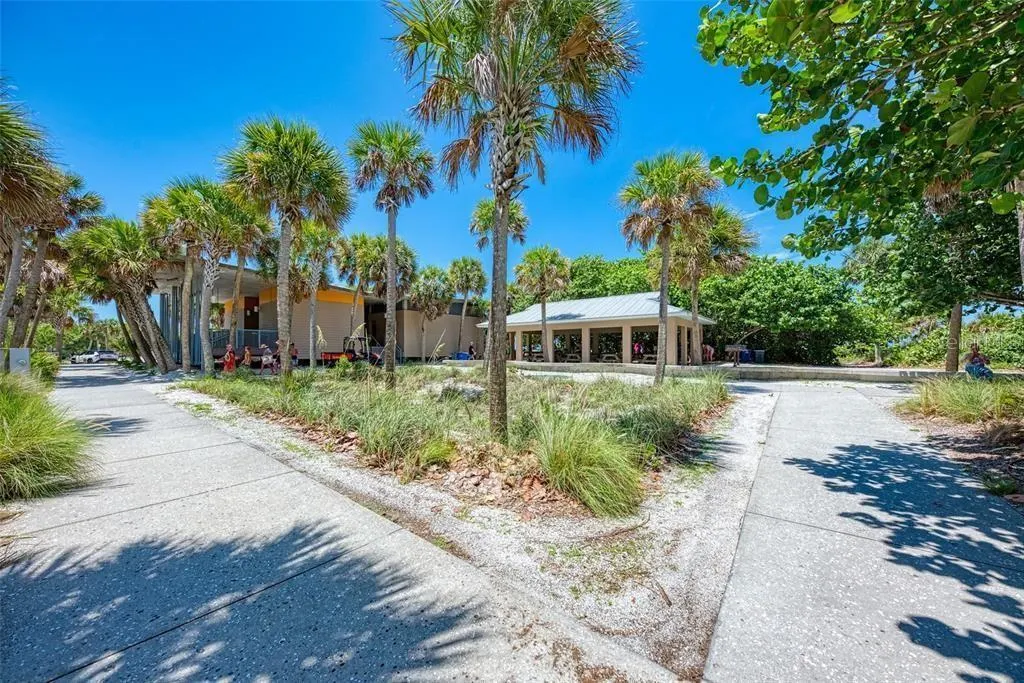 1648 BAYSHORE DR