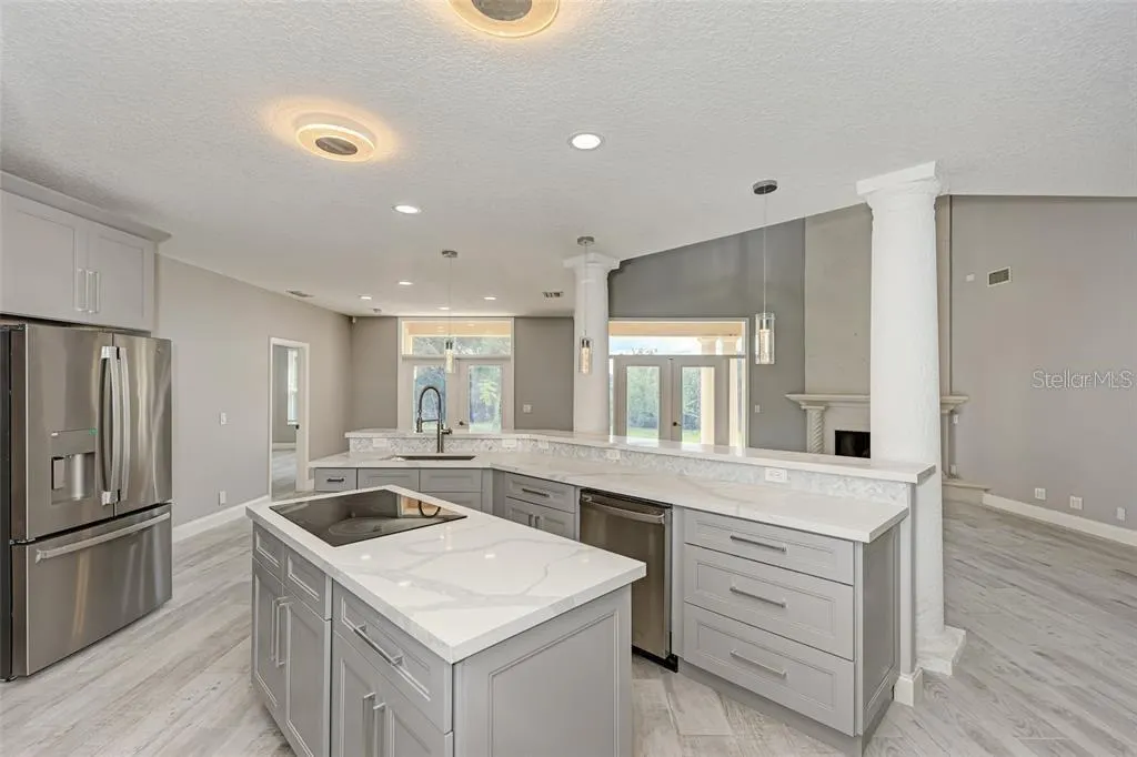 1648 BAYSHORE DR