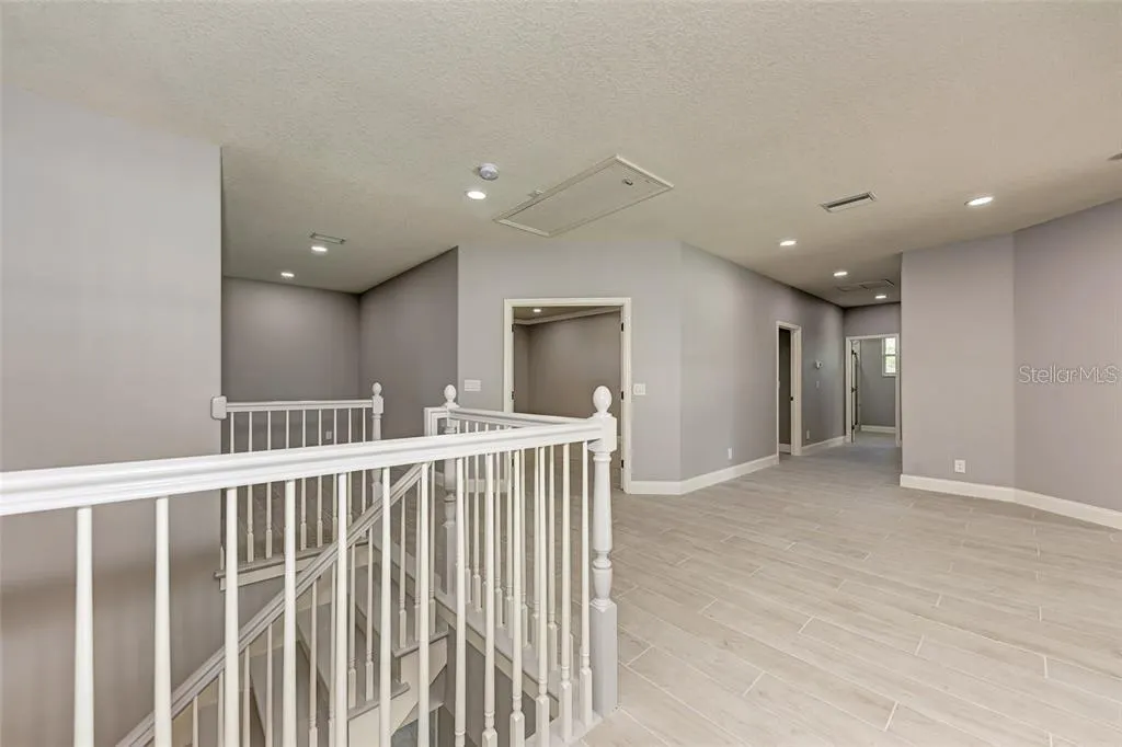 1648 BAYSHORE DR