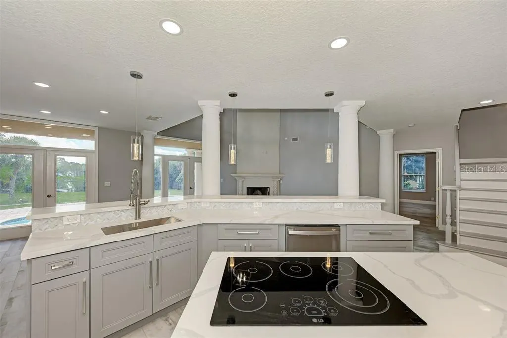 1648 BAYSHORE DR