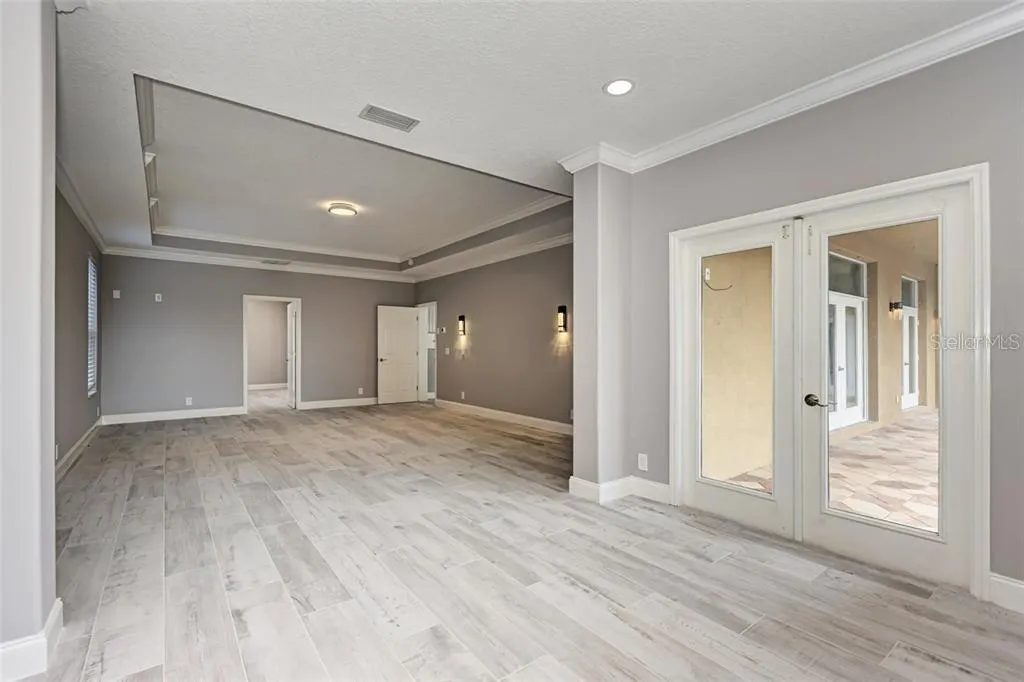 1648 BAYSHORE DR