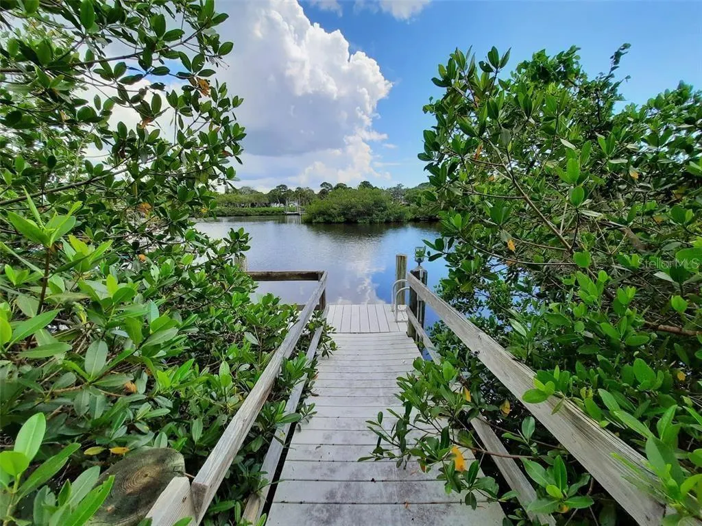 1648 BAYSHORE DR
