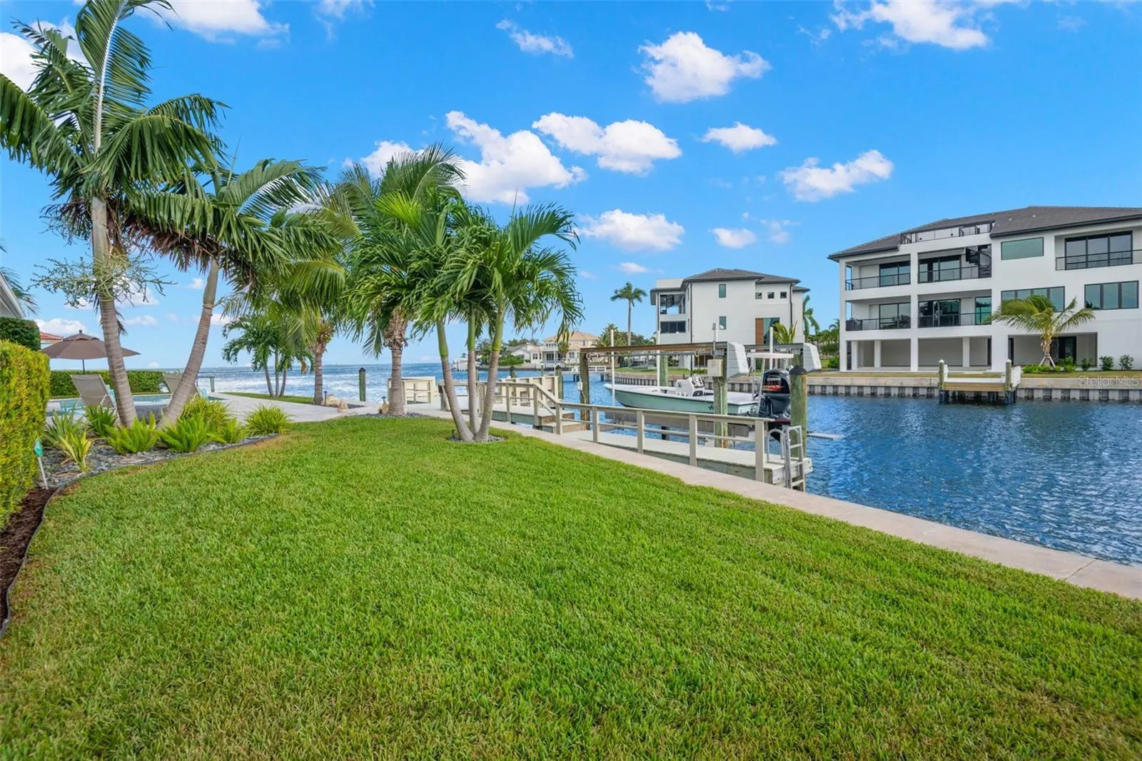 2280 MERMAID POINT NE