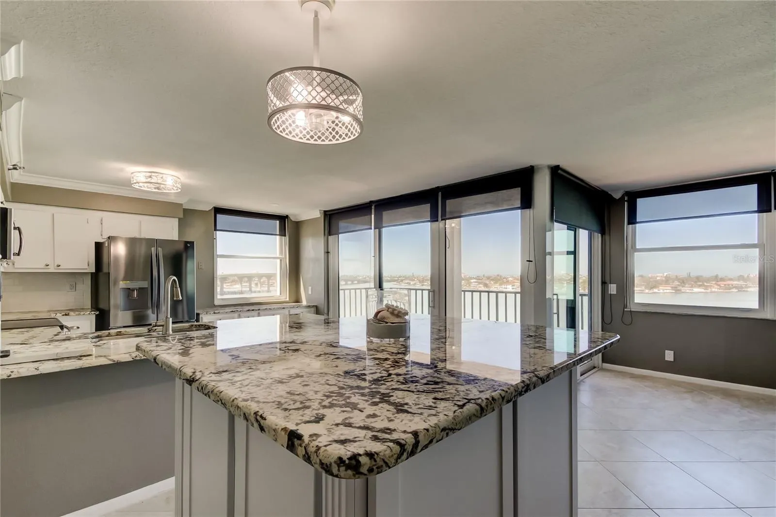 6265 SUN BLVD #806, #806