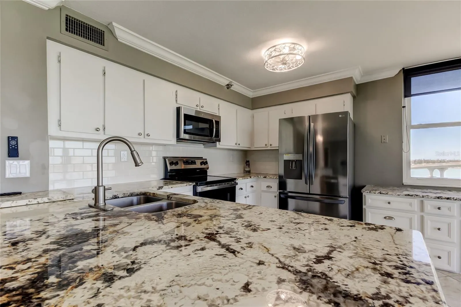 6265 SUN BLVD #806, #806