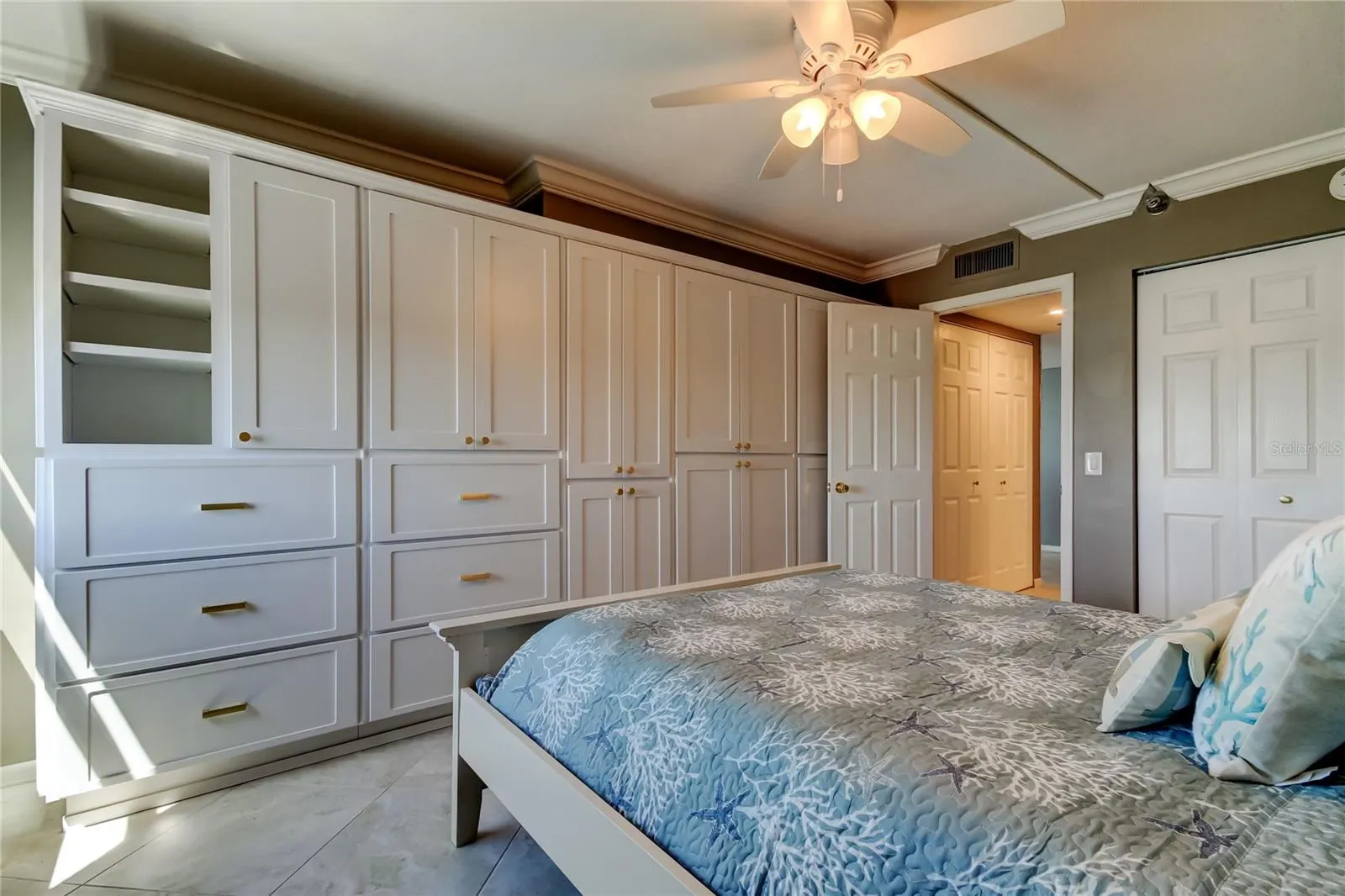6265 SUN BLVD #806, #806