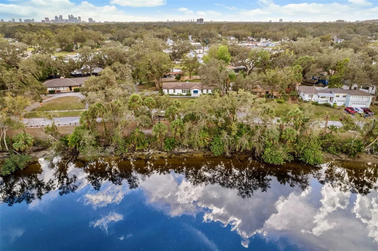 5454 N RIVER SHORE DR