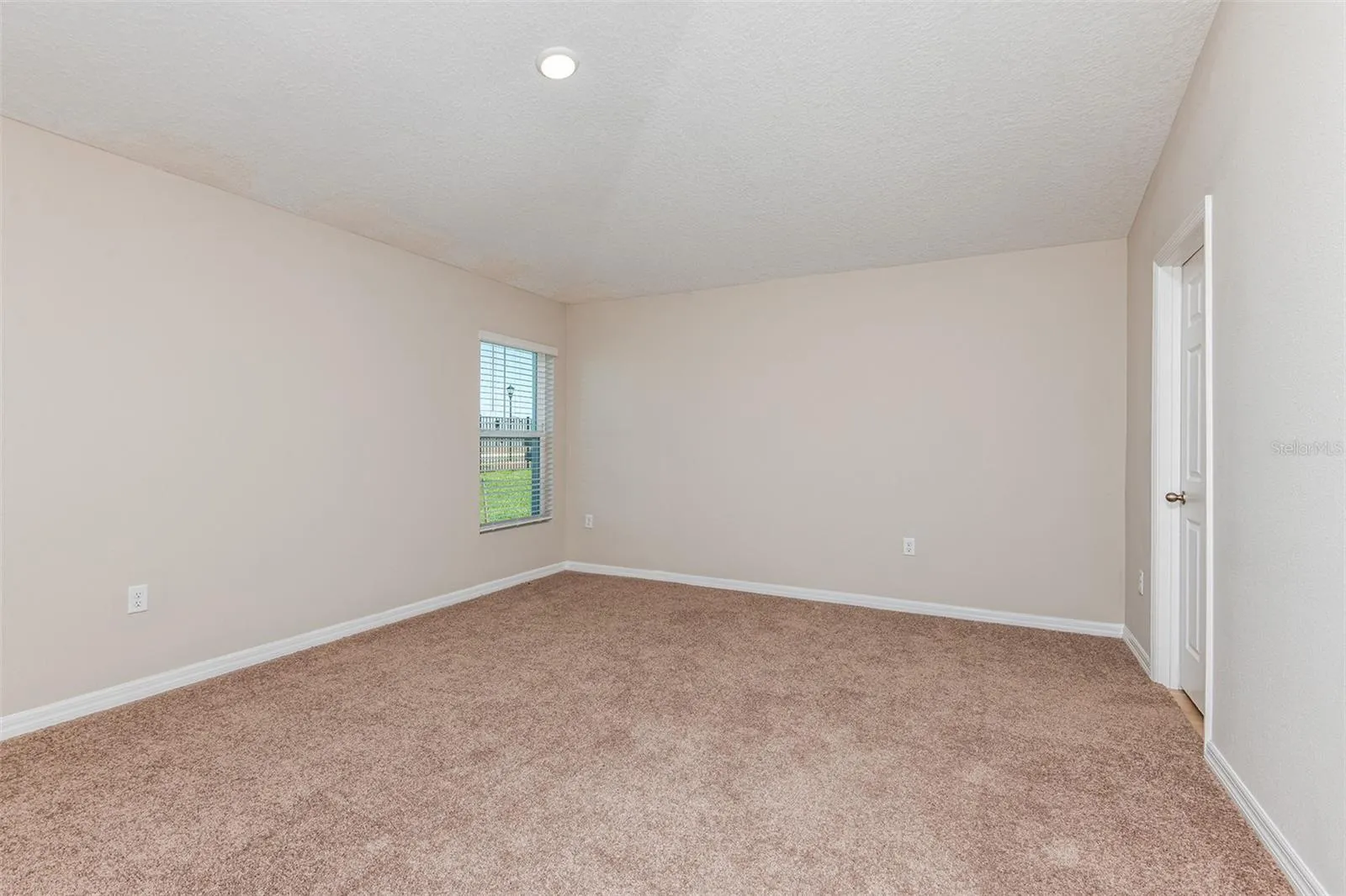 4712 ROLLING LAKE LN