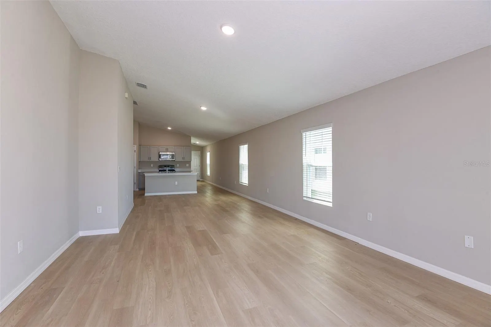 4712 ROLLING LAKE LN