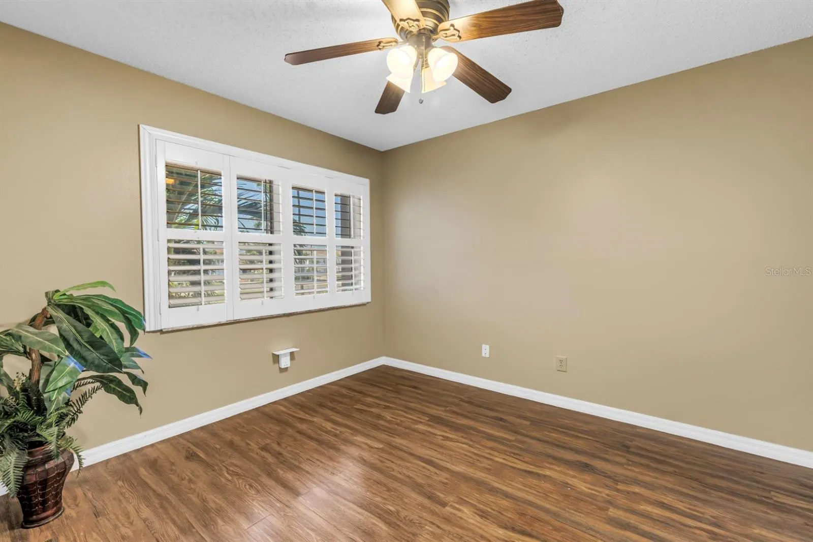 903 PINELLAS BAYWAY S #302, #302