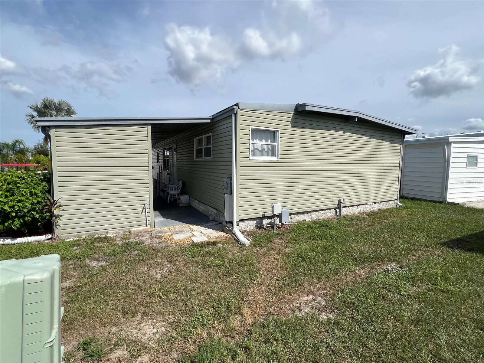 36 THATCH PALM ST W