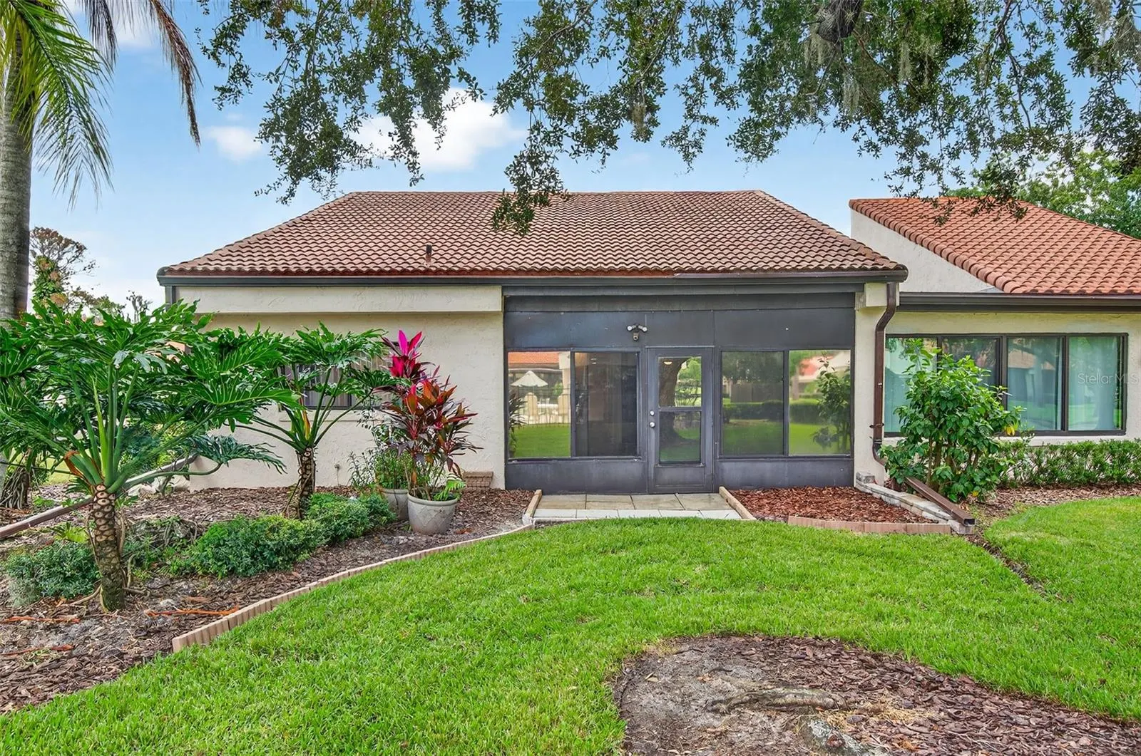 107 SEVILLE CT N