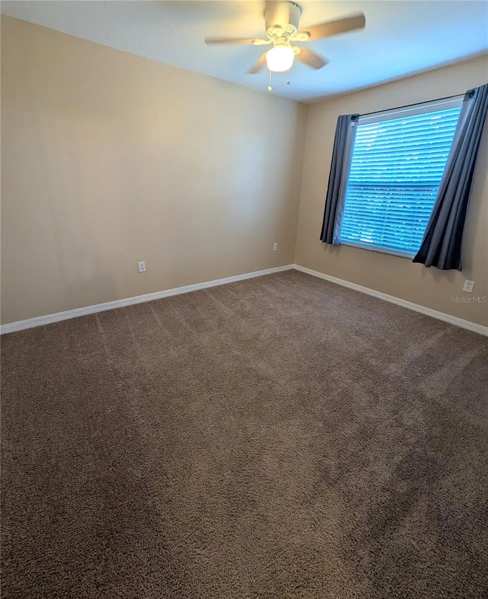 2516 OLEANDER LAKES DR