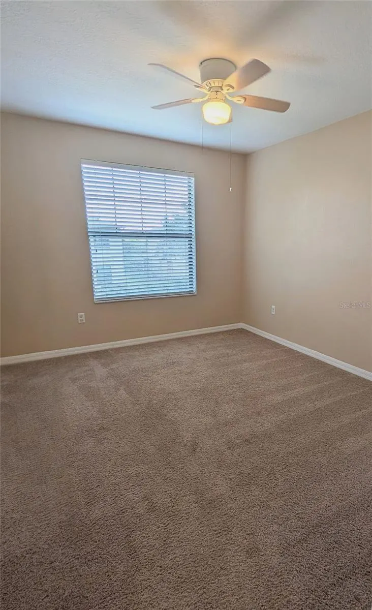 2516 OLEANDER LAKES DR