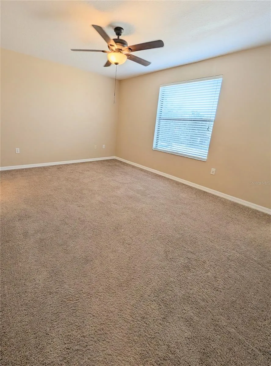 2516 OLEANDER LAKES DR