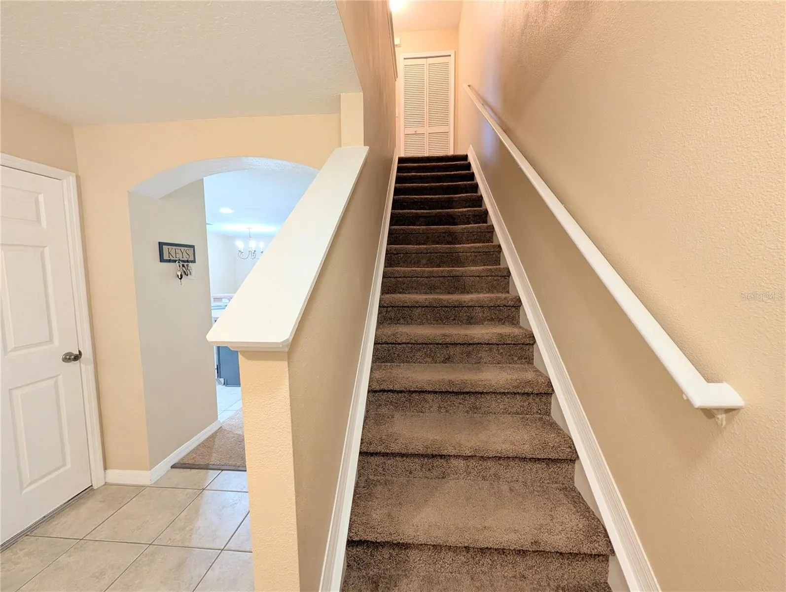 2516 OLEANDER LAKES DR