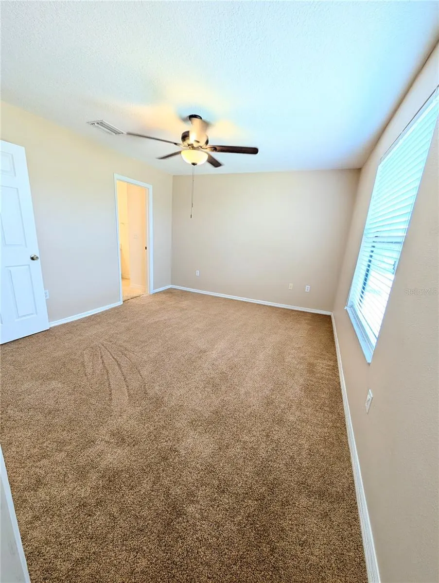 2516 OLEANDER LAKES DR