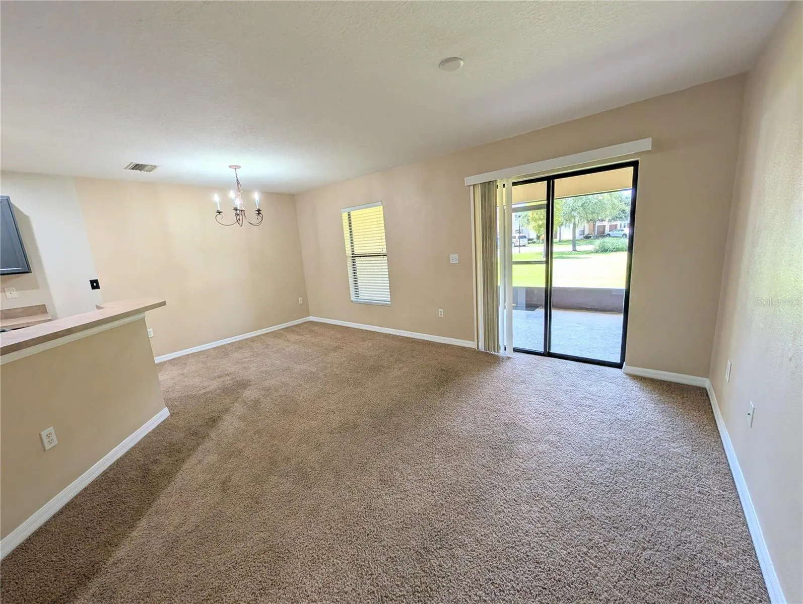2516 OLEANDER LAKES DR