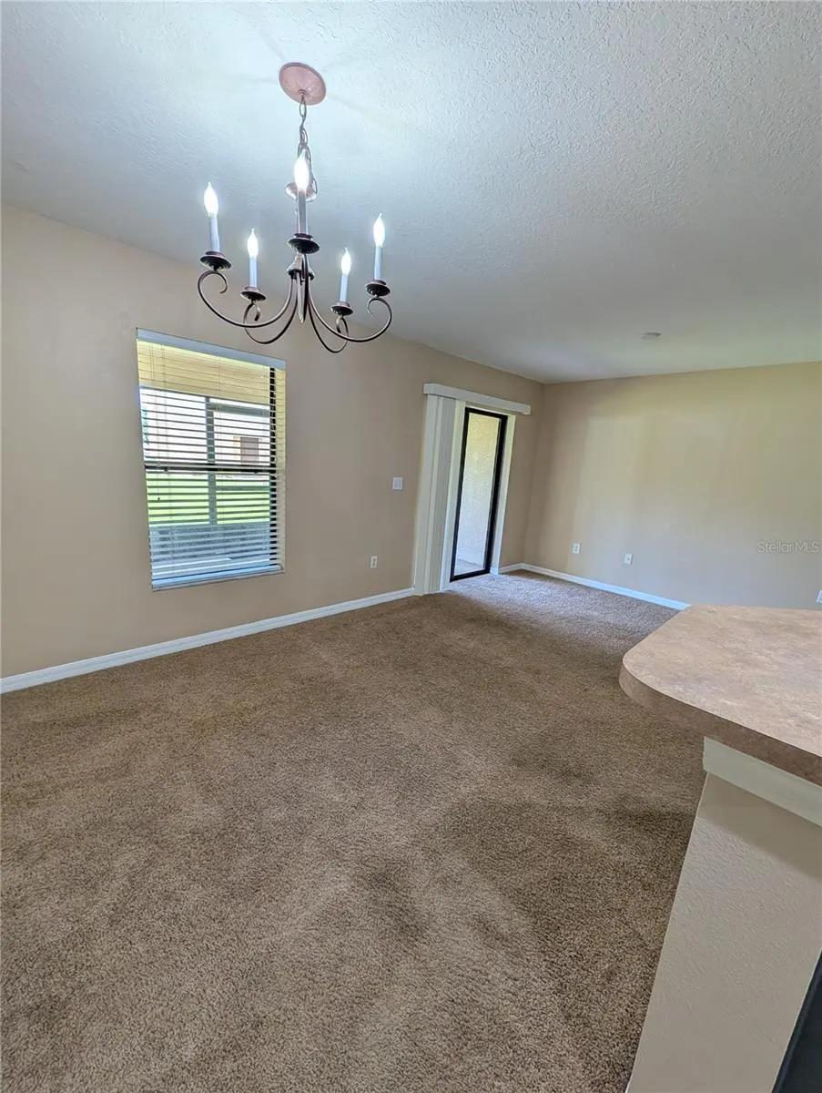 2516 OLEANDER LAKES DR