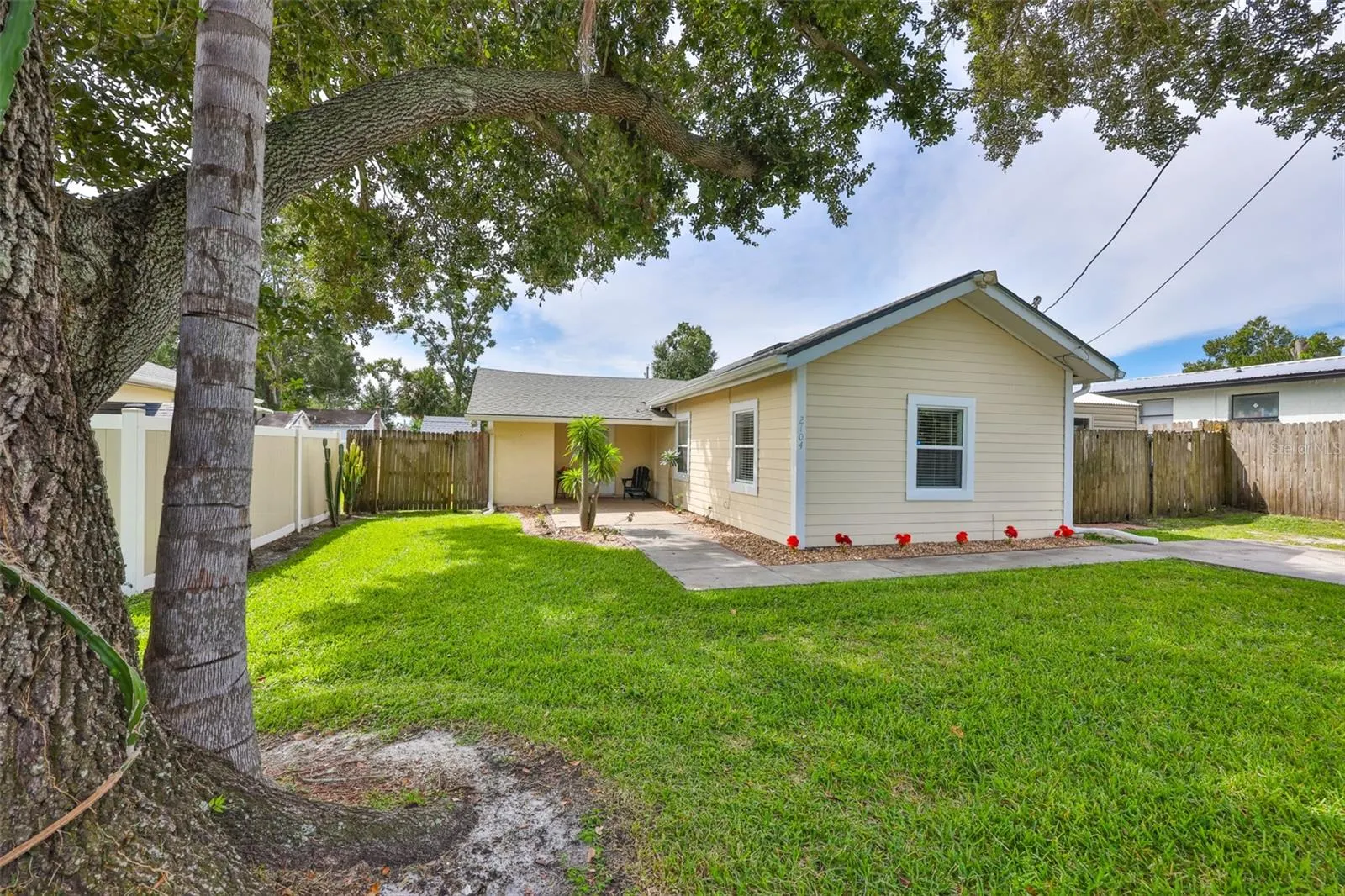 2104 W POWHATAN AVE