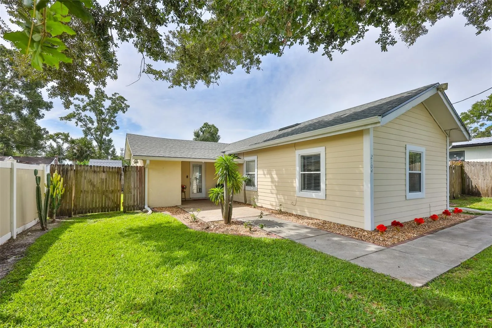 2104 W POWHATAN AVE