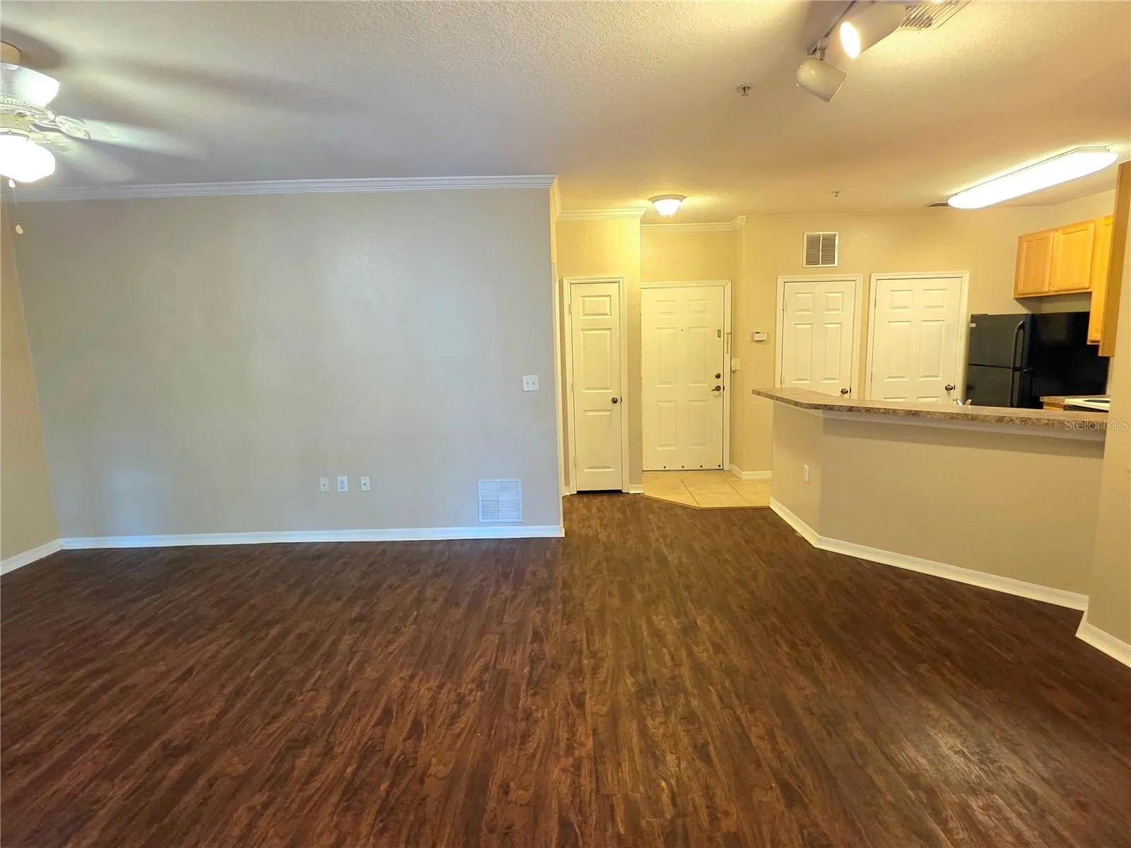 10205 COURTNEY PALMS BLVD #204, #204