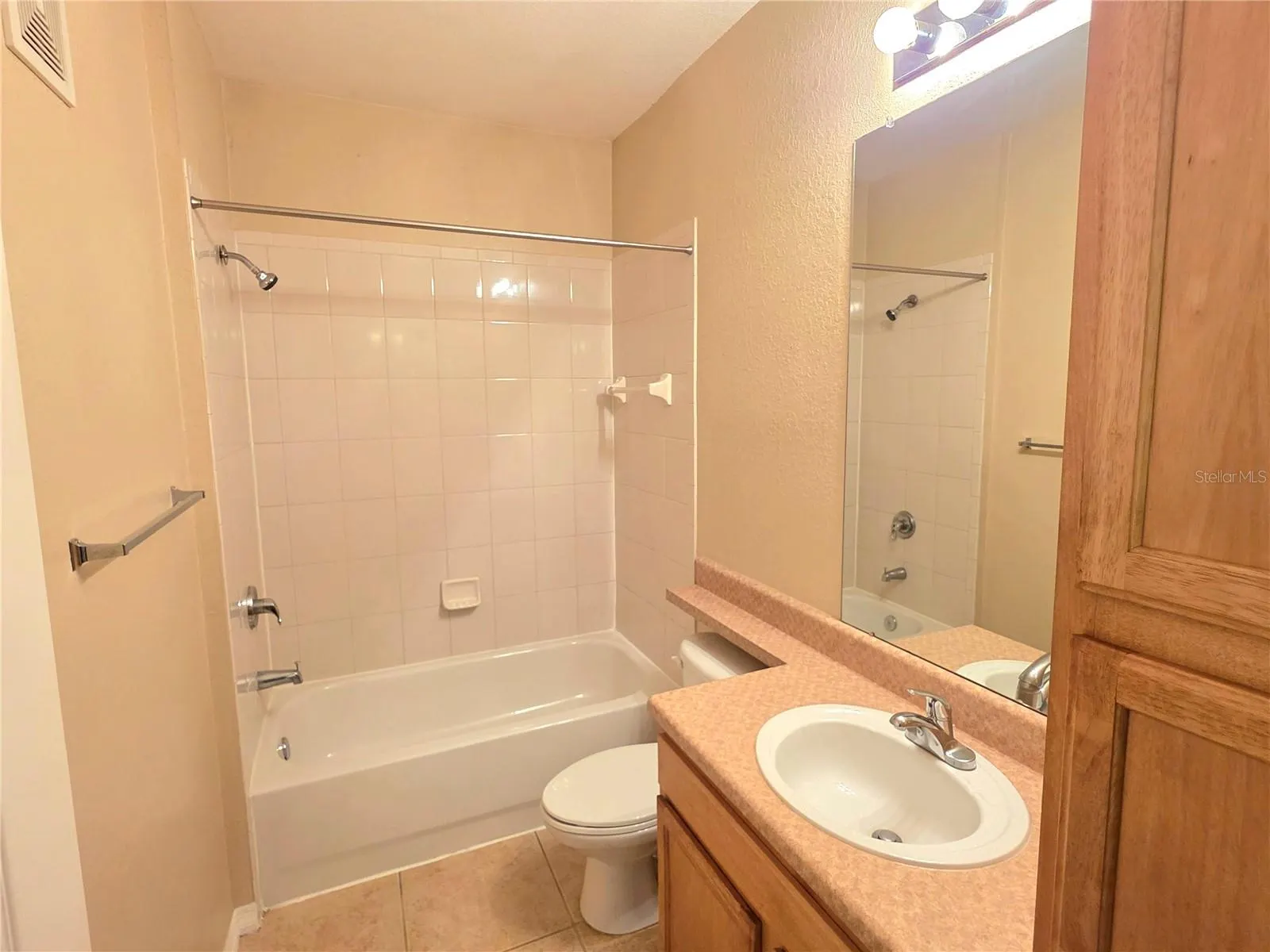 10205 COURTNEY PALMS BLVD #204, #204