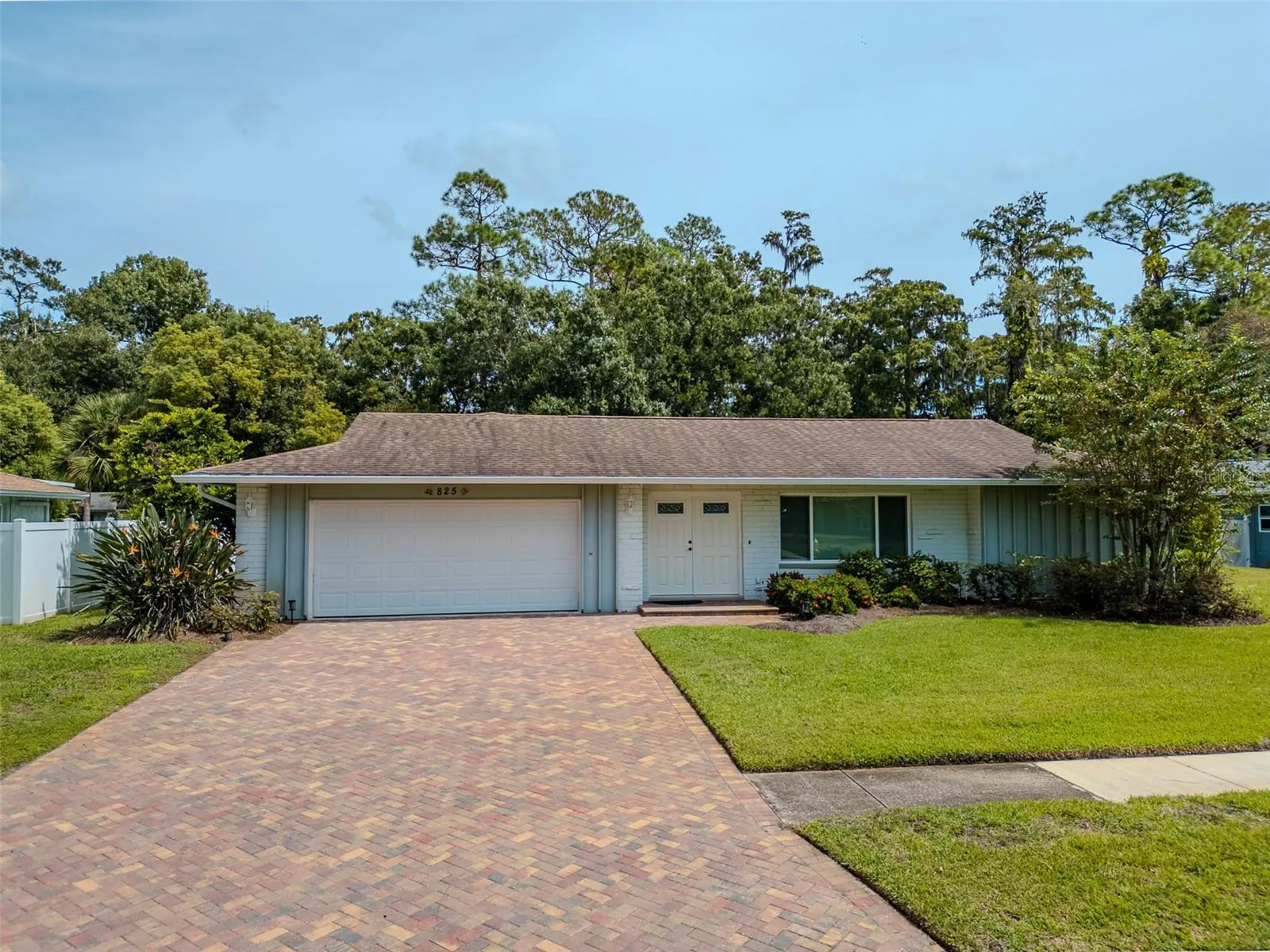 825 LEEWARD WAY