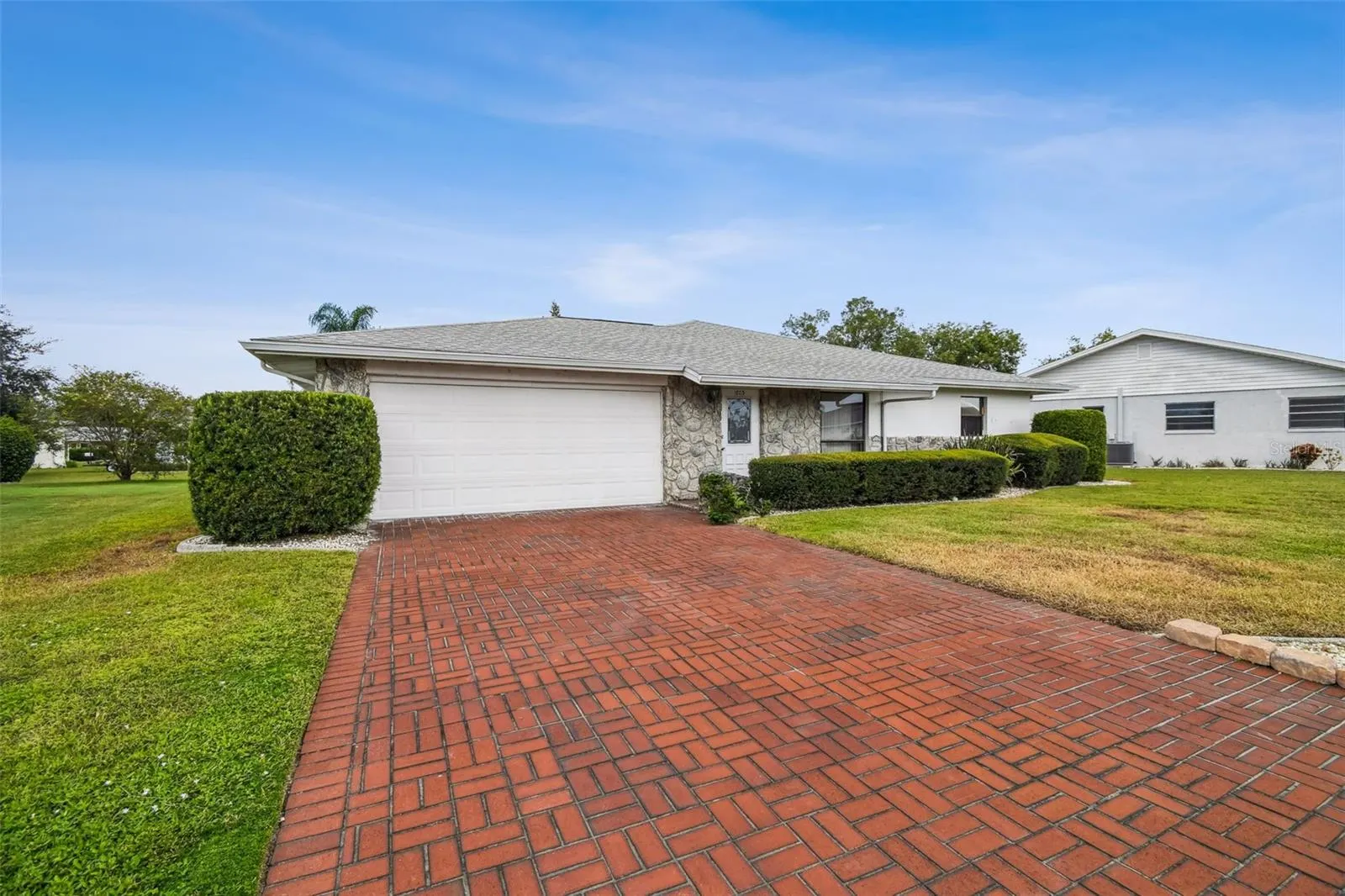 1803 PINEAPPLE PALM CT
