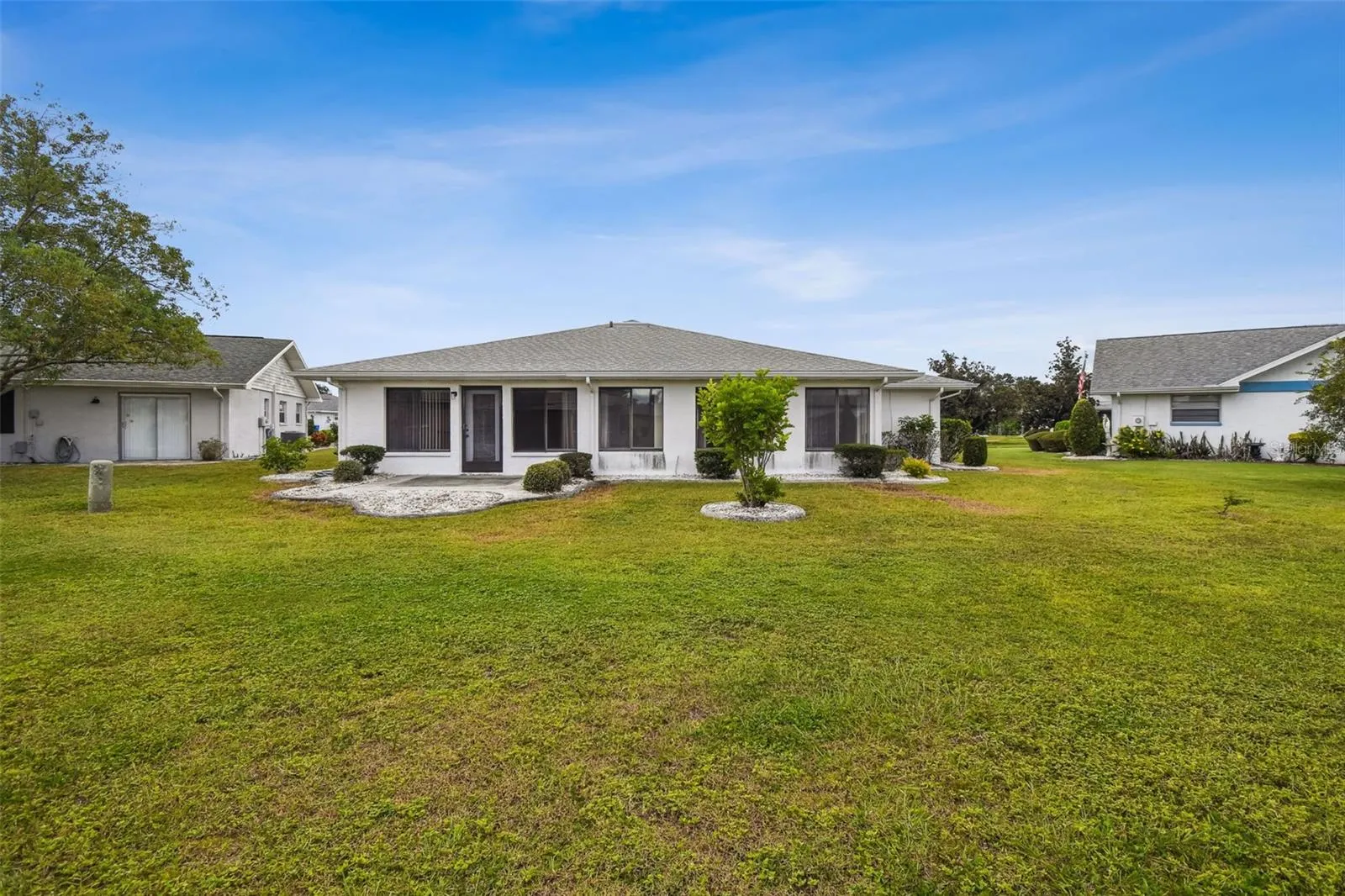 1803 PINEAPPLE PALM CT