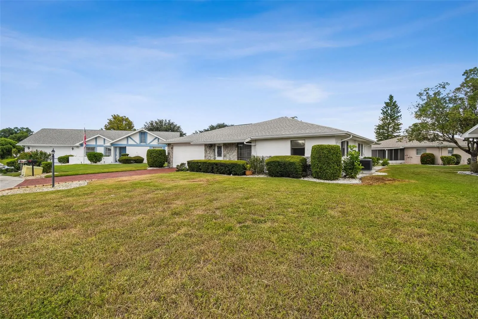 1803 PINEAPPLE PALM CT