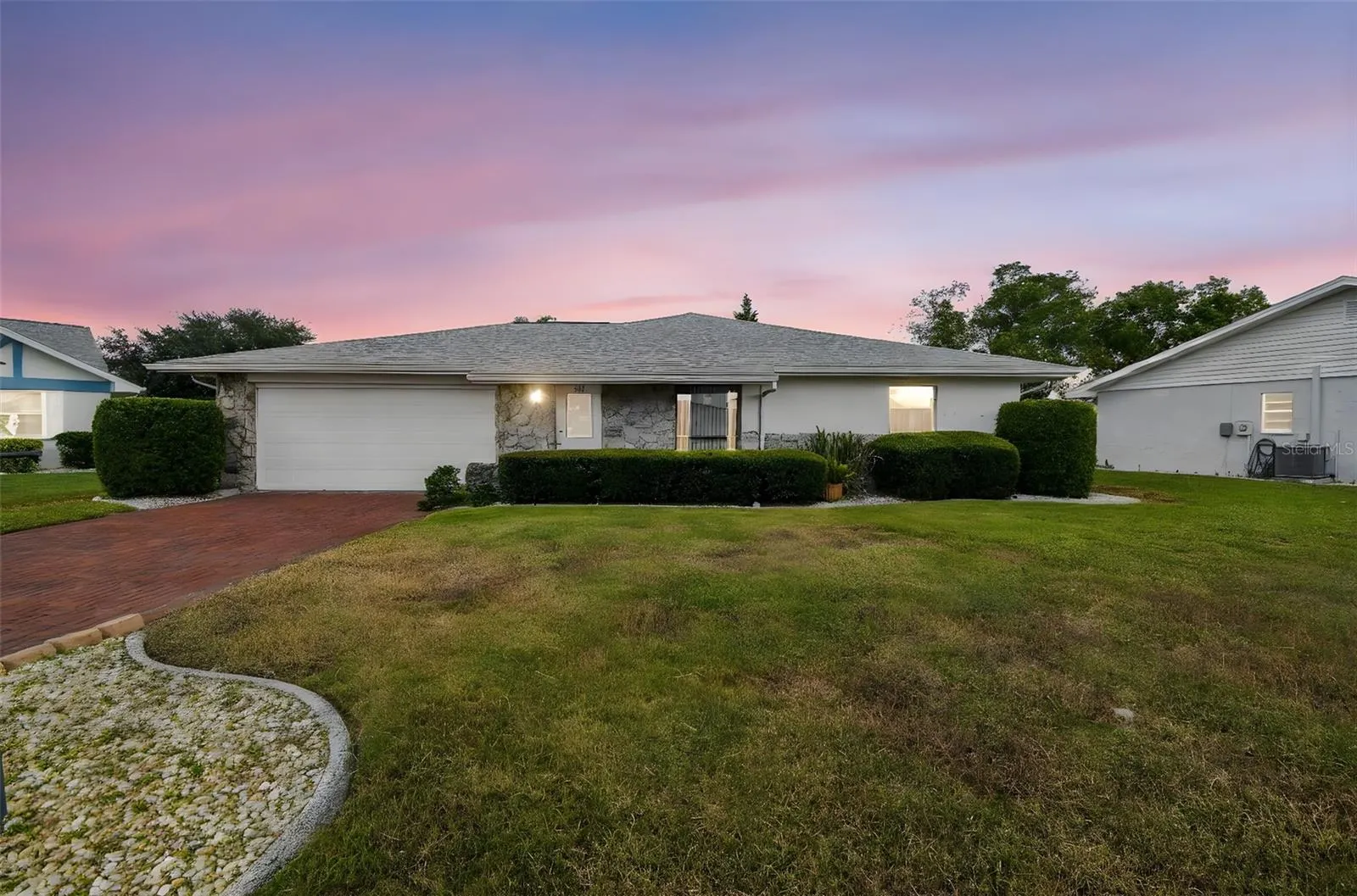 1803 PINEAPPLE PALM CT