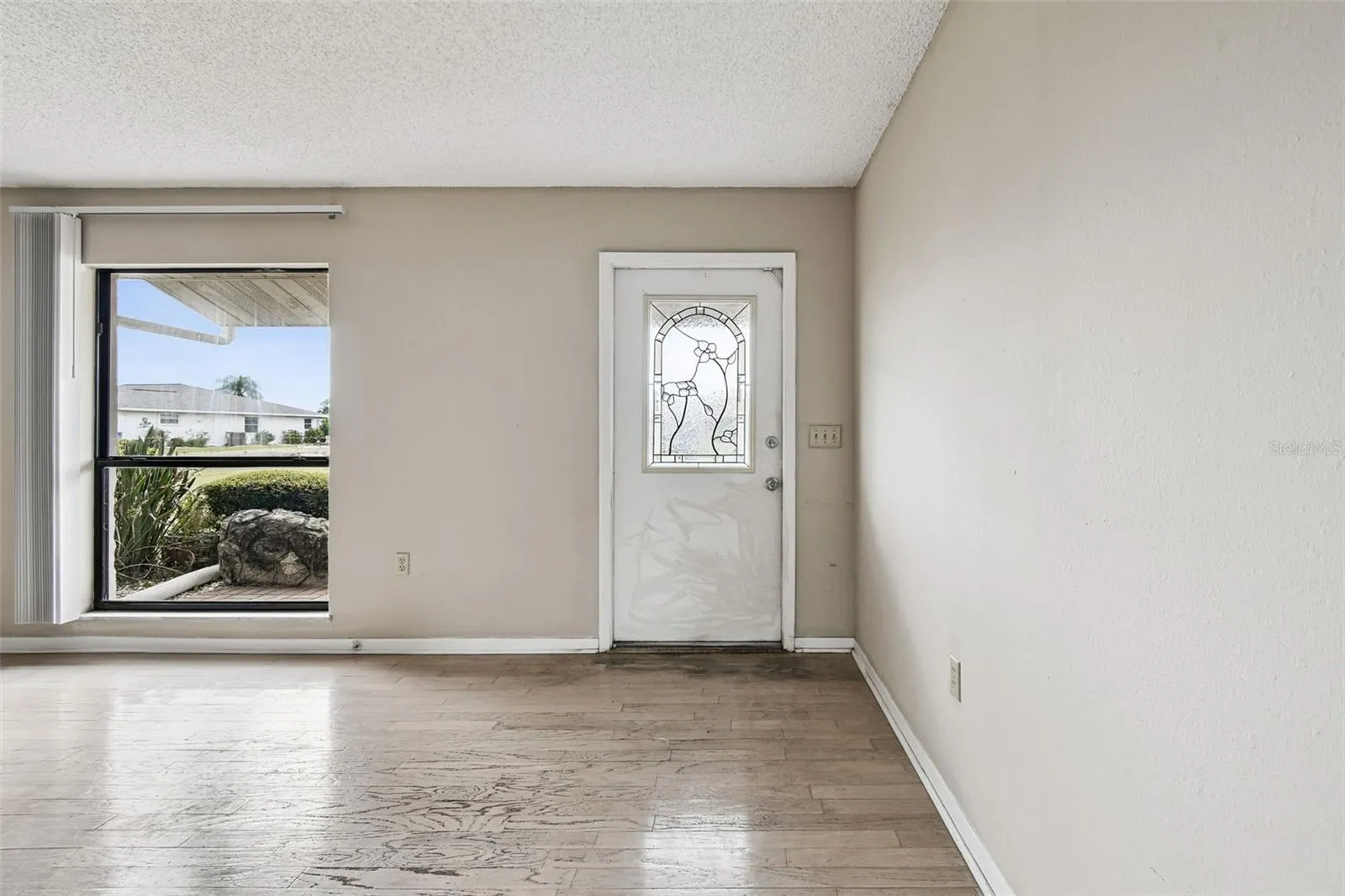 1803 PINEAPPLE PALM CT