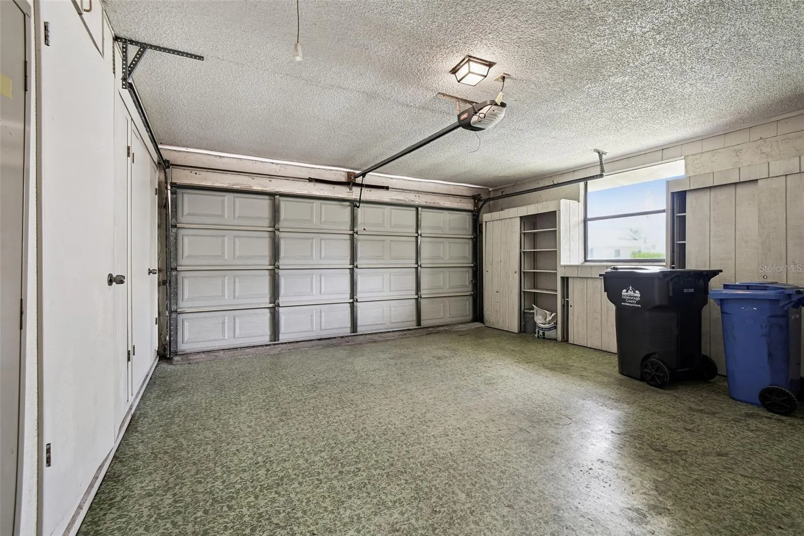1803 PINEAPPLE PALM CT