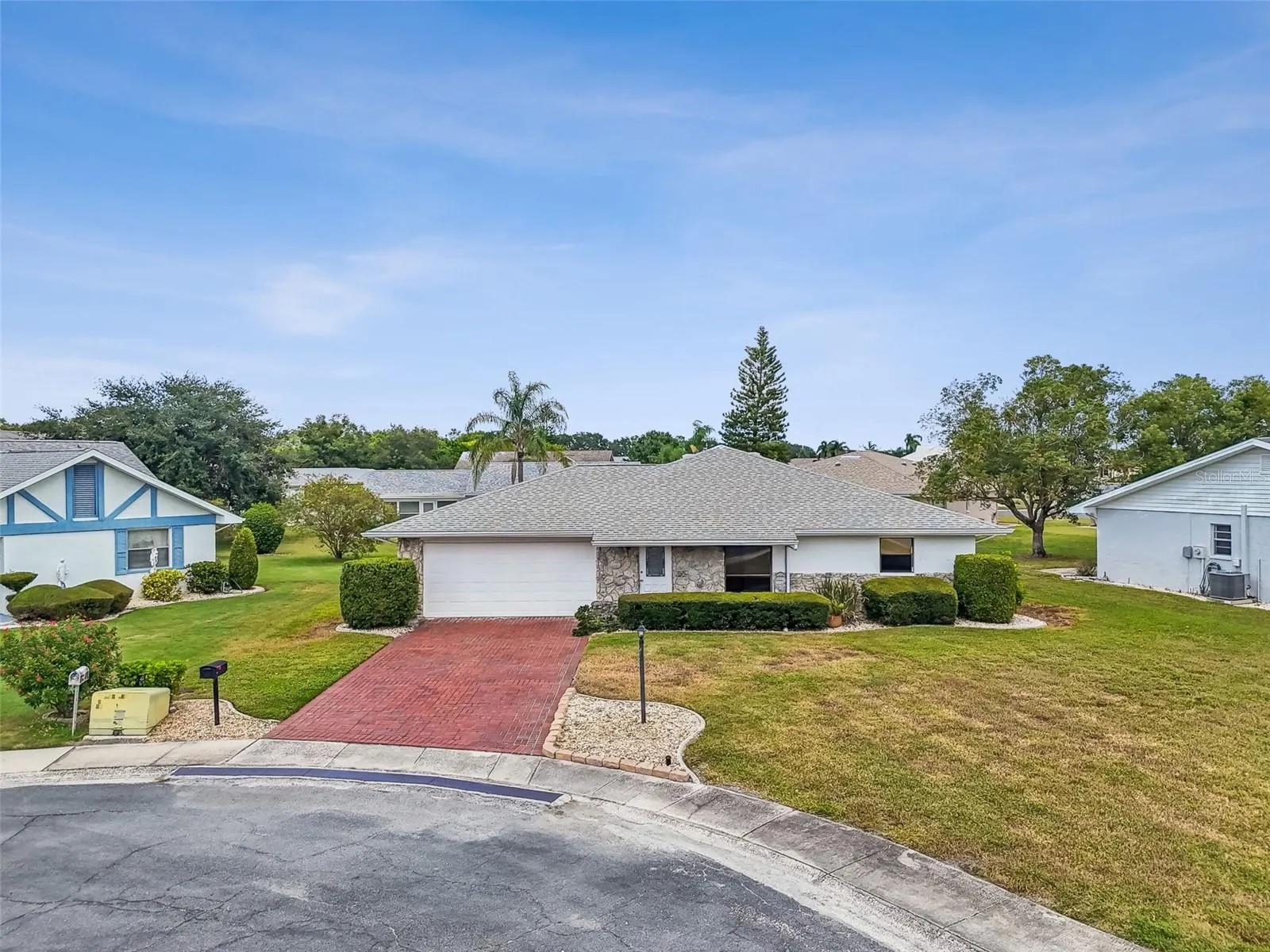 1803 PINEAPPLE PALM CT