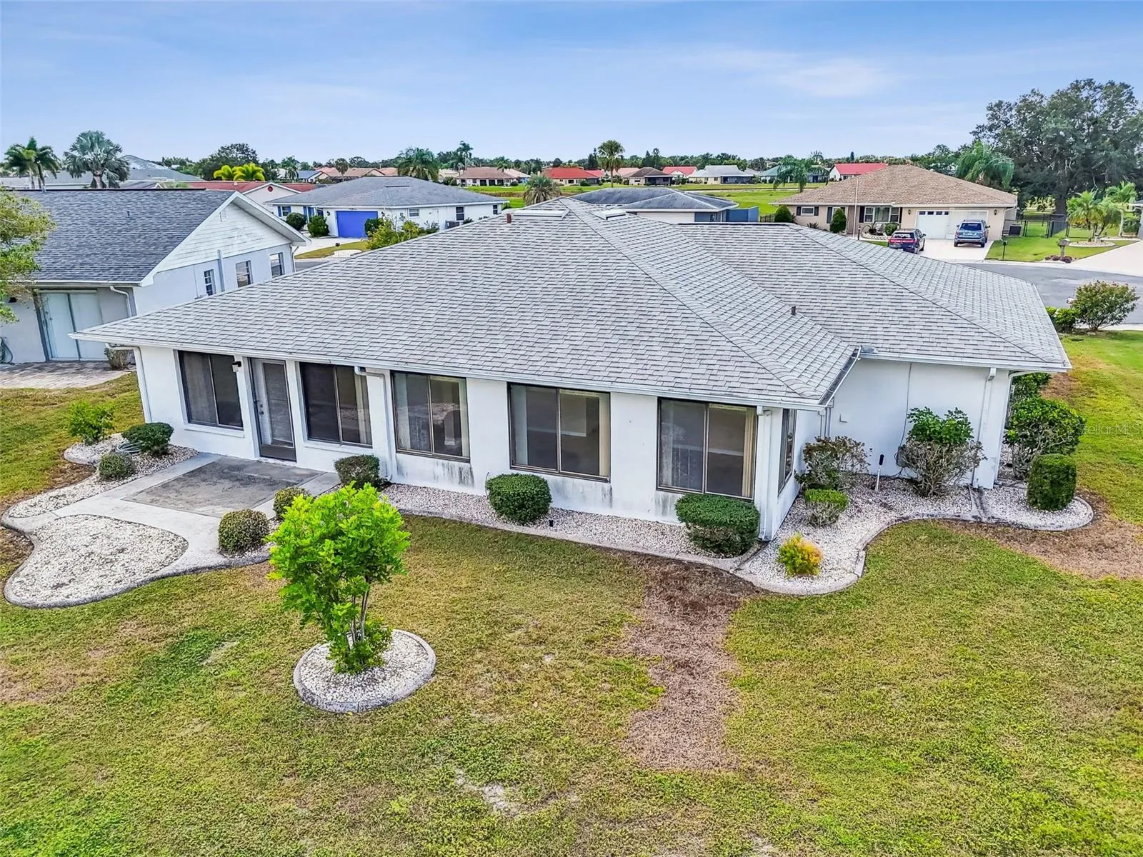 1803 PINEAPPLE PALM CT