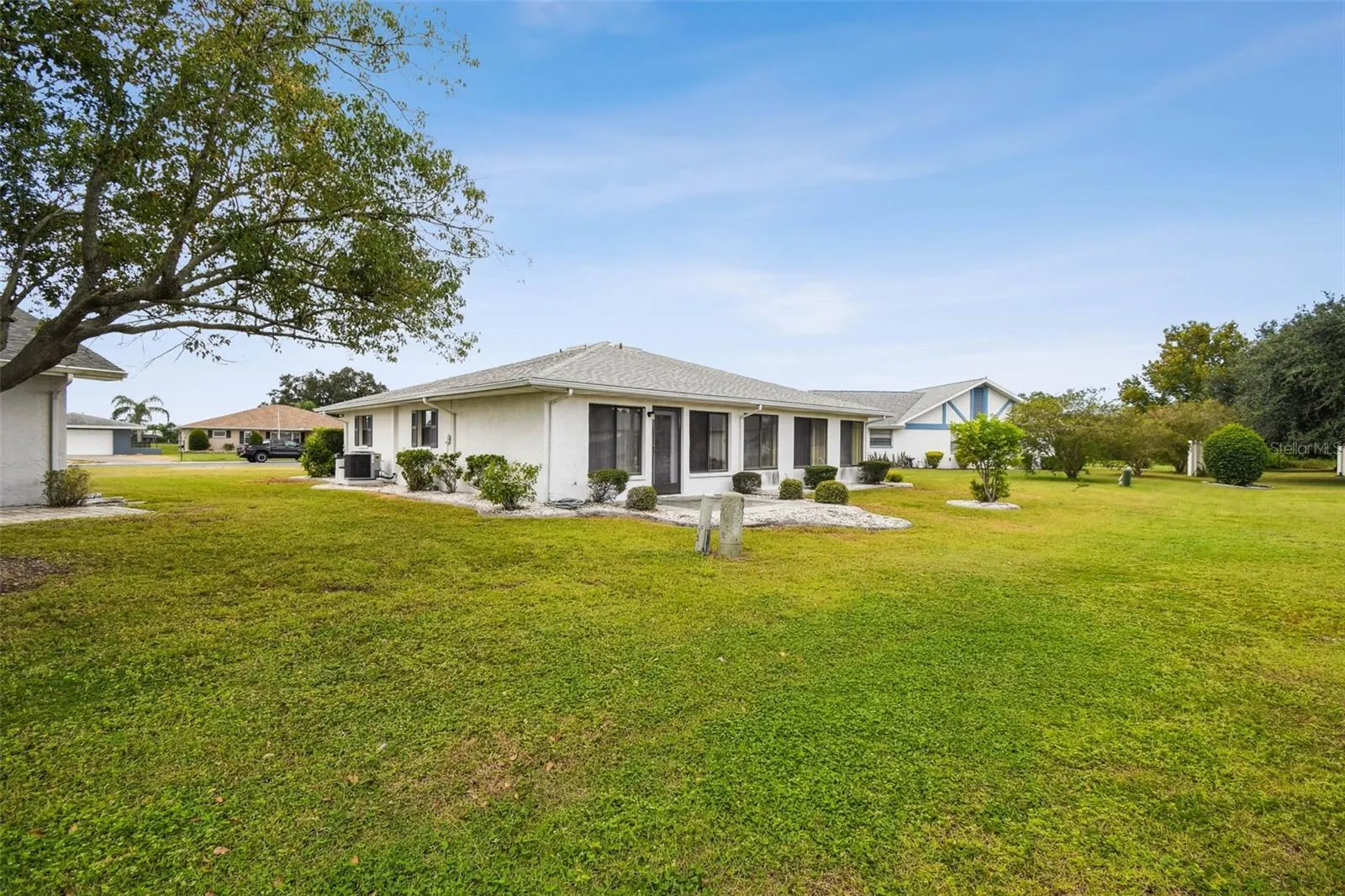 1803 PINEAPPLE PALM CT