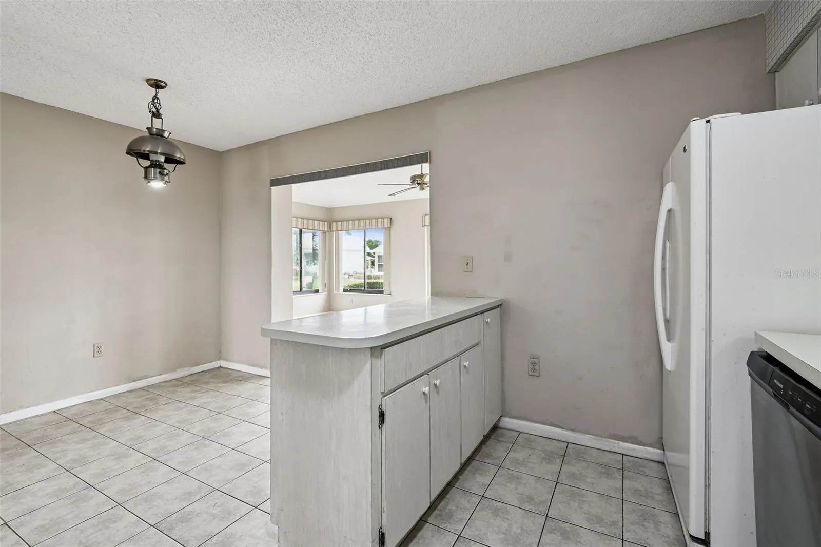1803 PINEAPPLE PALM CT