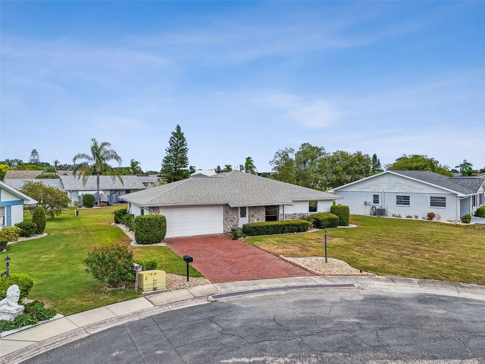 1803 PINEAPPLE PALM CT