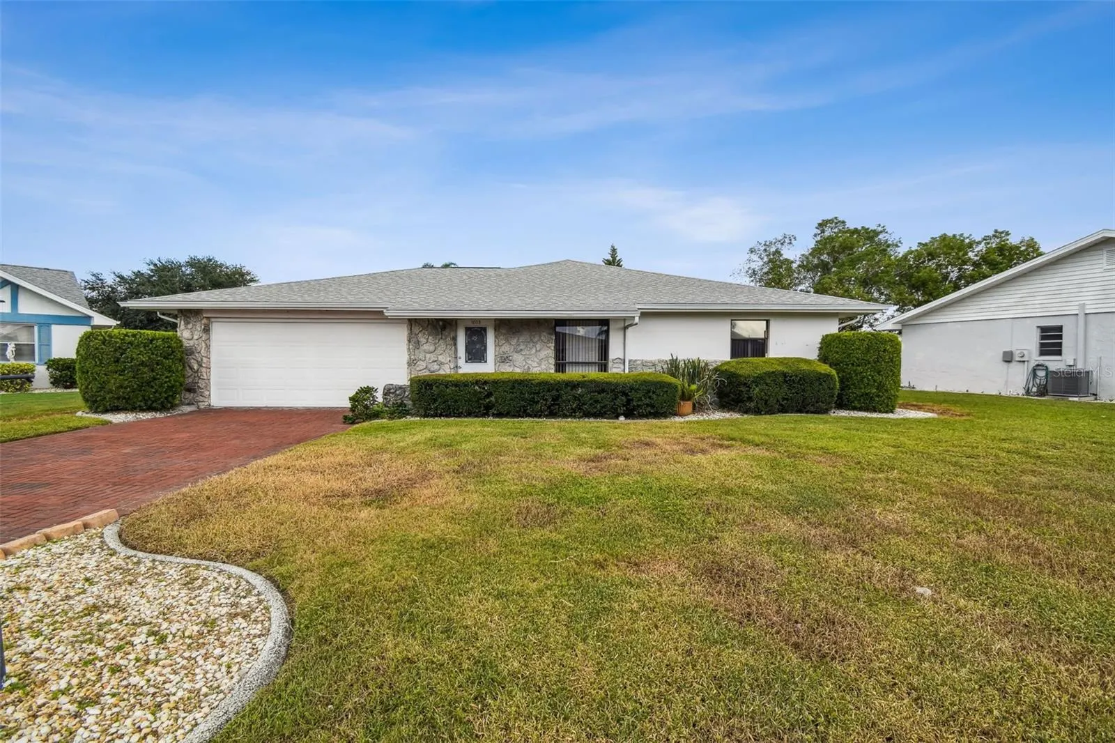 1803 PINEAPPLE PALM CT