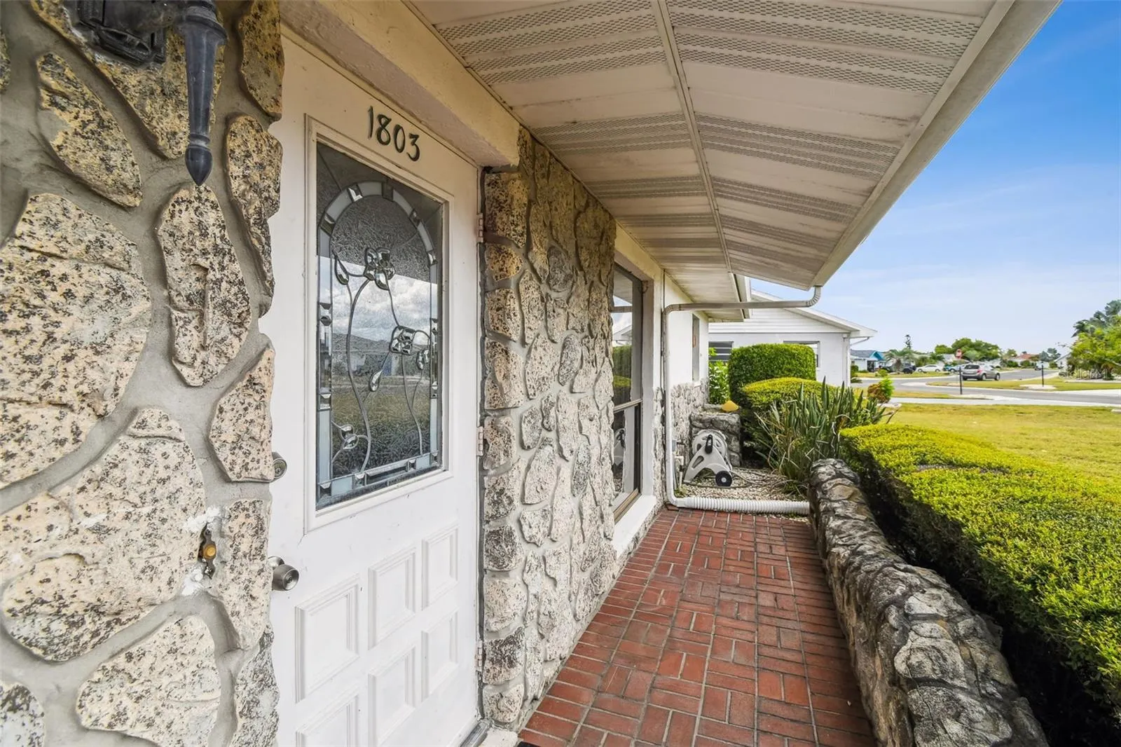 1803 PINEAPPLE PALM CT